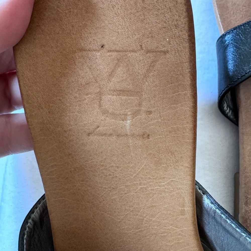 Diana Warner Casual Sandals with Black Leather Straps and Leather Footbed size39